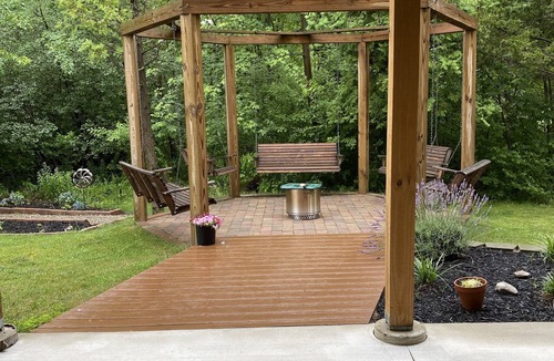 Miami Park House | Spacious 5 BR home with views of Lake Michigan and access to beach via stairway.