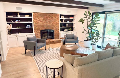 Granger House | Spacious 5BR Retreat w/Wet Bar, Backyard – 10min to Notre Dame