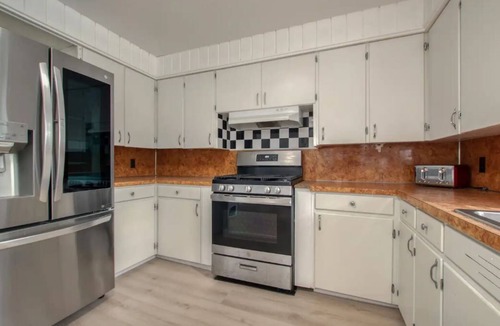 Grand Rapids House | Spacious 6-bedroom house in lovely Grand Rapids with WiFi