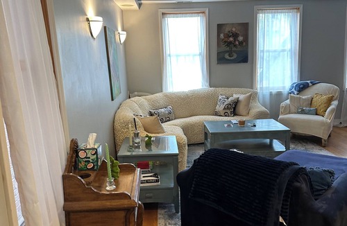 Wrightwood Neighbors House | Spacious 7-bedroom house in gorgeous Lincoln Park Chicago with AC