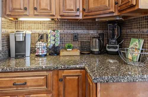 Holy Cross House | Spacious Downtown Apartment with Free Parking!