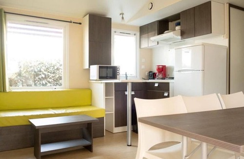 Saint-Michel-Chef-Chef House | Spacious mobile home 6 people, terrace