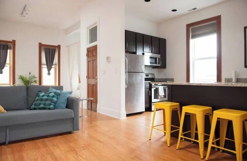 Noble Square Apartment | Spacious loft in the heart of West Town, Noble Square Chicago
