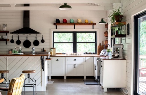 East Troy Cabin | Spacious Restored Girl Scout Lodge with Modern Interior, the Perfect Base for a Family Adventure in Troy, Wisconsin