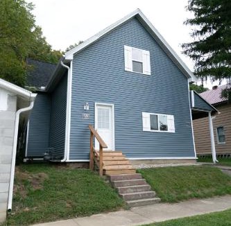 Wabash Apartment | Spacious Rustic Downtown Market St 1 Bedroom Apt, Sleeps Up to 5, Steps to Honeywell & Eagles Theatre