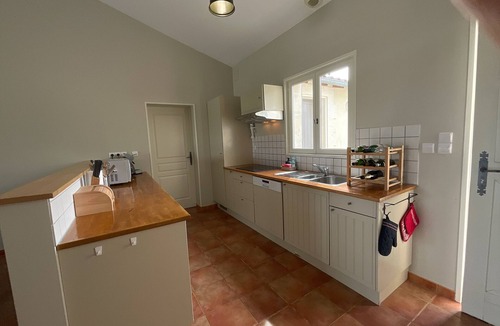 Chalais Villa | Spacious villa Le Charme with heated pool, 4 bedrooms sleeping 9, Airco & WiFi