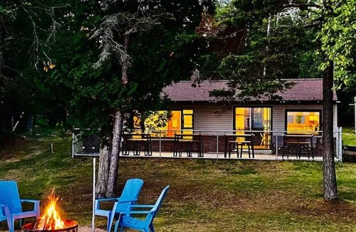 Bay de Noc Township House | Spectacular Beach - 1.5 hours to Pictured Rocks! - South Central Upper Michigan