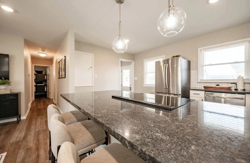 Speedway House | Speedway Luxe | Hot Tub | Shuffle | Steps to Track