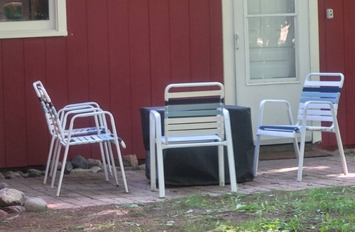 Custer Cottage | SPORTSMAN/COUPLES RETREAT. Close to Lakes, Rivers, & Beautiful Ludington