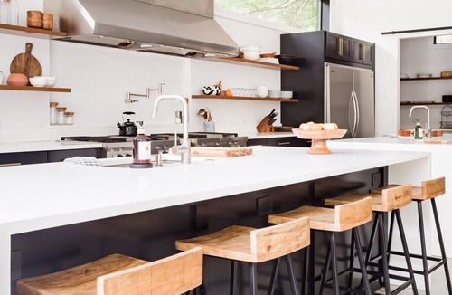 Union Pier House | Sprawling Modern Home with Chef's Kitchen, Pool & Hot Tubs - walk to the beach!