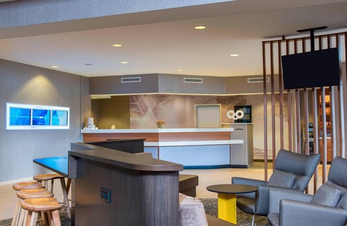Alpine Center Hotel | SpringHill Suites by Marriott Grand Rapids North