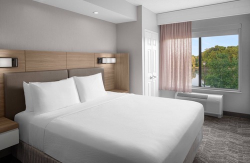 Grand Rapids Hotel | SpringHill Suites Grand Rapids Airport Southeast