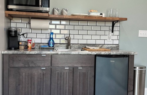 Babe Denny House | Stadium Stay #3, Walk to Lucas oil Stadium and convention center, free parking.