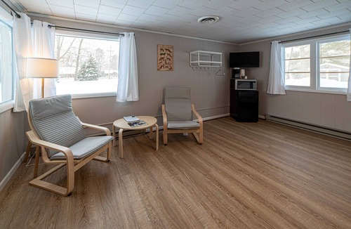 Indian River Apartment | Star Gate Room 12 Indian River, MI