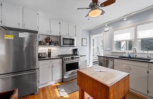 Baileys Harbor House | Starflower Cottage- Vintage Charm on the Lake