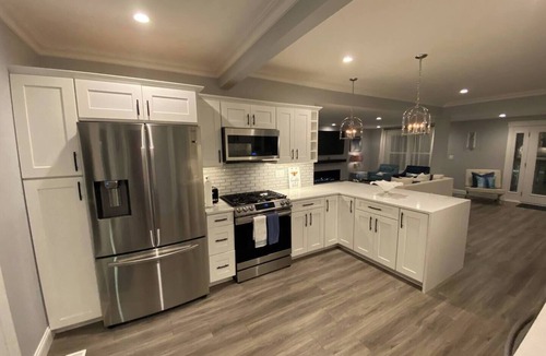 Williams Bay House | Starlake: A fully remodeled boutique style cottage