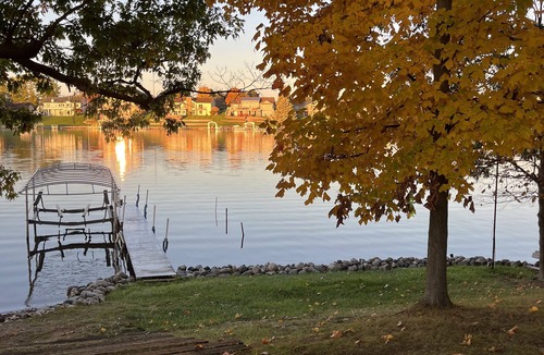 Fremont House | Start planning your fall get-away! Peaceful and relaxing at the lake!