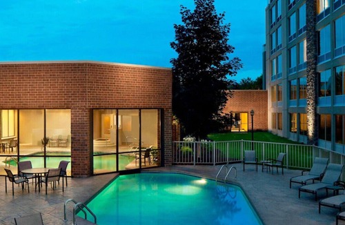 Bryant Pattengill East House | Stay in Style w Our Elegant Queen Room! Free WiFi