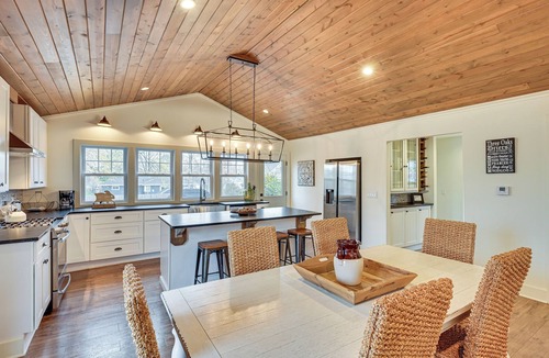 Three Oaks House | Steps to Elm St: Gorgeous Double-Lot Getaway
