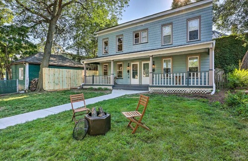 Milwaukee House | Storyhill Townhome about half Mi to Brewers Stadium