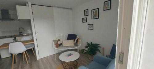 Ecouflant Apartment | Studio cosy