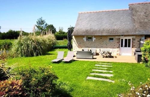 Saint-Fort House | Studio 'Gîte B du Domaine de l'Epinay with Private Terrace, Garden and Wi-Fi