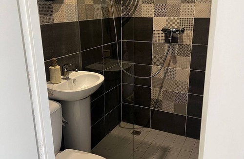 Le Mans Apartment | Studios plain-pied – Tram à 2 min & Hôpital en face