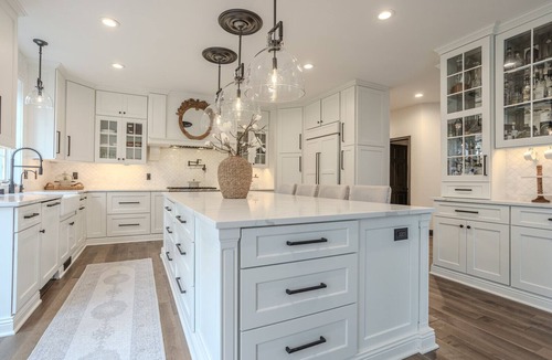 Brookfield House | Stunning luxury Brookfield home, located 20 mins from downtown Milwaukee