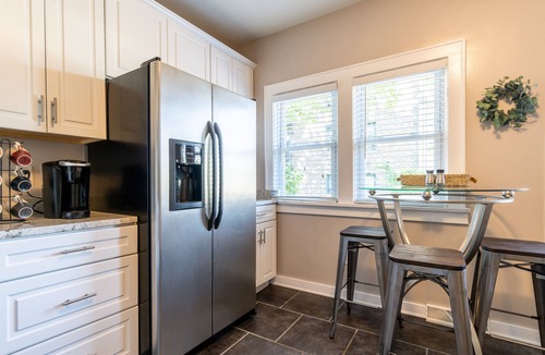 Lower East Side House | Stunning Vintage/Modern Brady St Home! Very Walkable, Deck, Fire Pit, Great Find