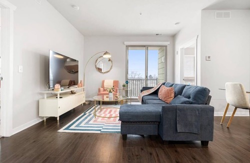 Traverse City Condo | Stylish 2BR Suite Near DT Traverse City + Smart TV