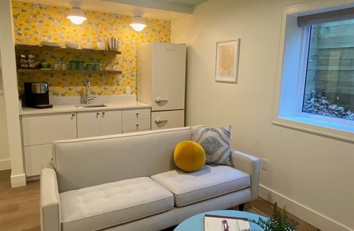 Saugatuck Apartment | Suite #9, The Sunflower @ Porches On Mason Boutique Inn -Prime downtown location