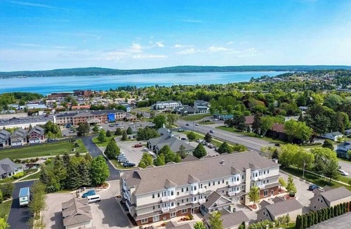Petoskey Condo | Summer getaway: 2bed/2bath condo w/full kitchen. 30+ day rental.