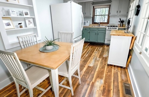 Big Bay House | Sunbeam Cottage - Stunning Views of Lake Independence in Big Bay