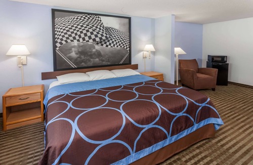 Huntington Hotel | Super 8 by Wyndham Huntington
