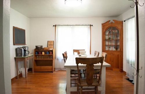 Goshen House | Superb 5-bedroom farmhouse in Goshen with WiFi, AC