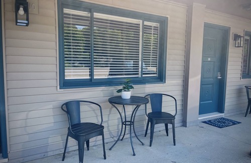 Roscommon Apartment | TeePee Room 3- Newly Renovated