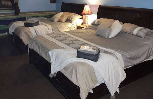 Niles House | The 3R Bed N Breakfast SCHOOL HOUSE SUITES