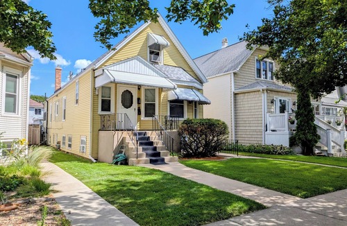 Irving Park East Apartment | The Avondale Lower Level