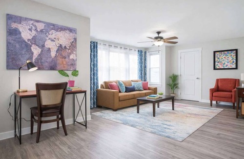 Joliet Apartment | *The Belltower Haven*Large*Family Friendly*Wi-Fi