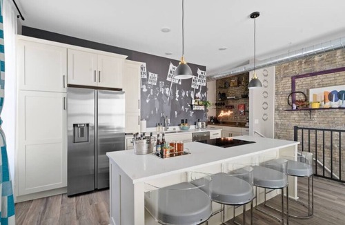 Fifth Ward House | The Bentley - Frida's Reign, Heart of Walkers Point w/Garage,Yard