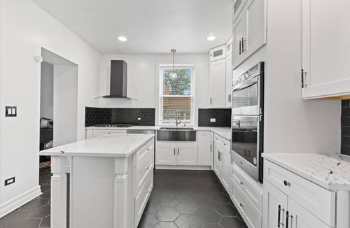 Beverly House | The Beverly Hills of Chicago Luxury Stay