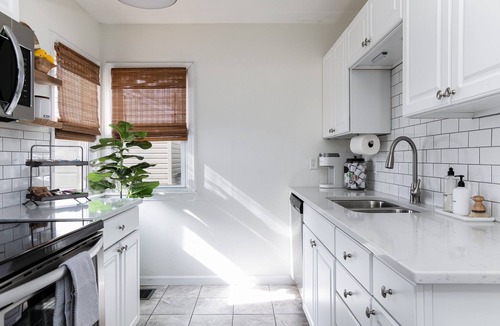 Northeast South Bend House | The Blue Clover-1 mile walk to ND