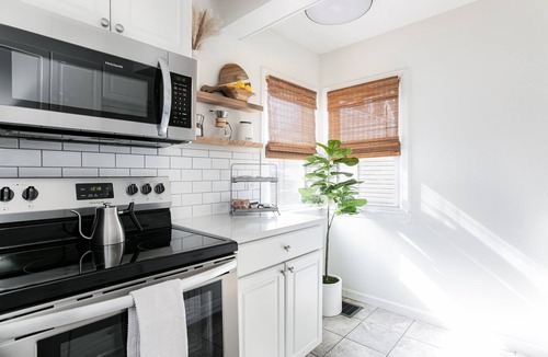 Northeast South Bend House | The Blue Clover-1 mile walk to ND