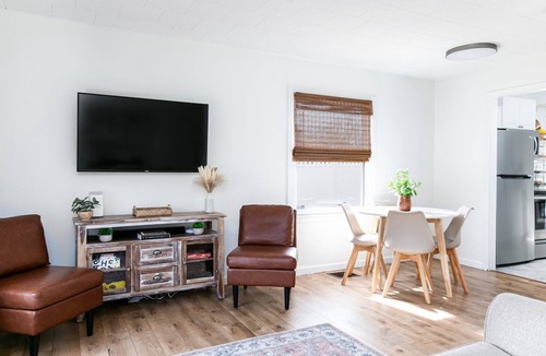 Northeast South Bend House | The Blue Clover-1 mile walk to ND