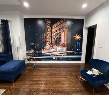 North Mayfair Apartment | The Blue Golden Luxury Modern 3- Bedroom Apartment in Chicago