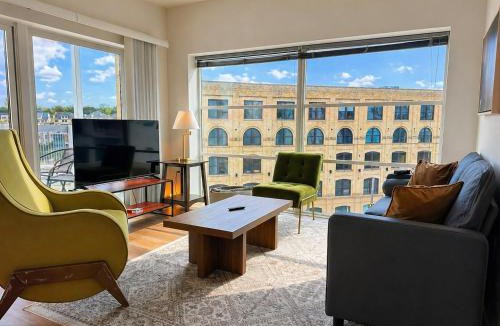 Lower East Side Apartment | The Brady Corner Suite - Near Fiserv with Balcony - Sleeps 4