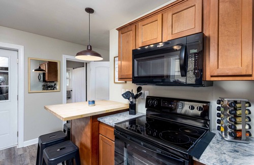 Shelbyville House | The Cove Near Gun Lake W/Hot Tub and Fire Pit