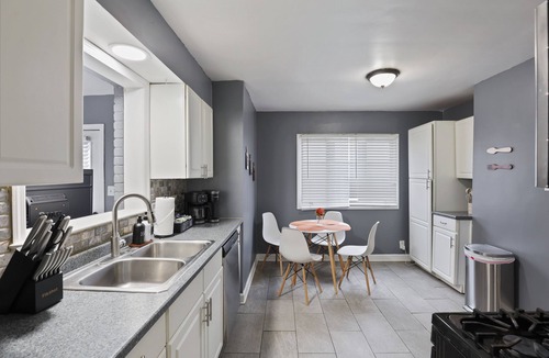 Homewood House | The Den: 2BR-1BT Cozy house w/2 Living Rooms