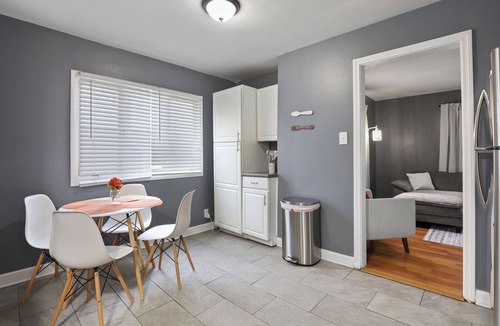 Homewood House | The Den: 2BR-1BT Cozy house w/2 Living Rooms