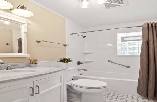 Michigan City House | The Dune Retreat - North Star Properties
